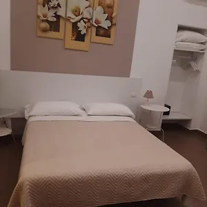 https://la-baia-di-partenope.hotels-amalfi.com